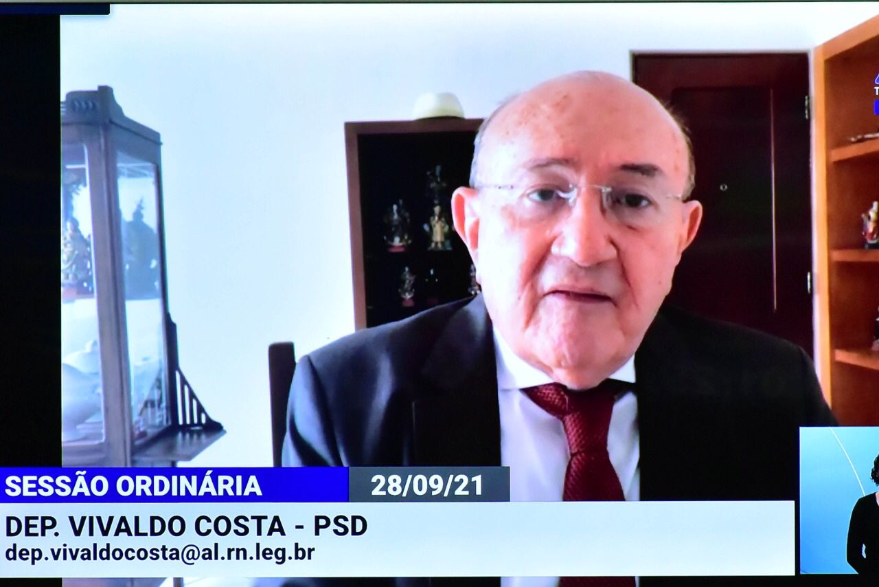 Read more about the article Vivaldo Costa solicita doação de terreno do Estado para construção de escola em Caicó