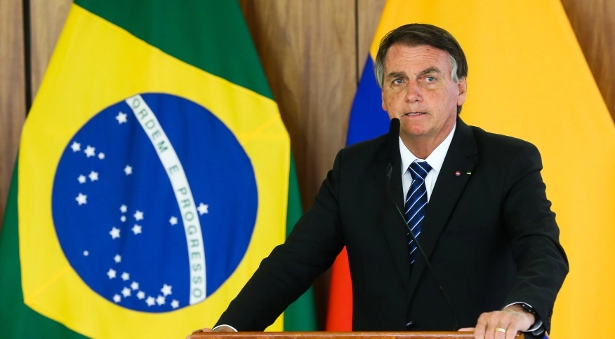 Read more about the article Bolsonaro chama mercado de “nervosinho” e diz que combustíveis vão aumentar: “Não vou negar”