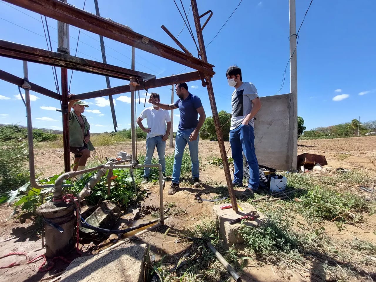 Read more about the article NA COMUNIDADE RURAL DA MALHADA DE DENTRO, PREFEITURA DE CURRAIS NOVOS REATIVA MAIS UM POÇO ARTESIANO