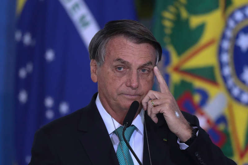 Read more about the article Bolsonaro diz que busca maneira de ficar livre da Petrobras