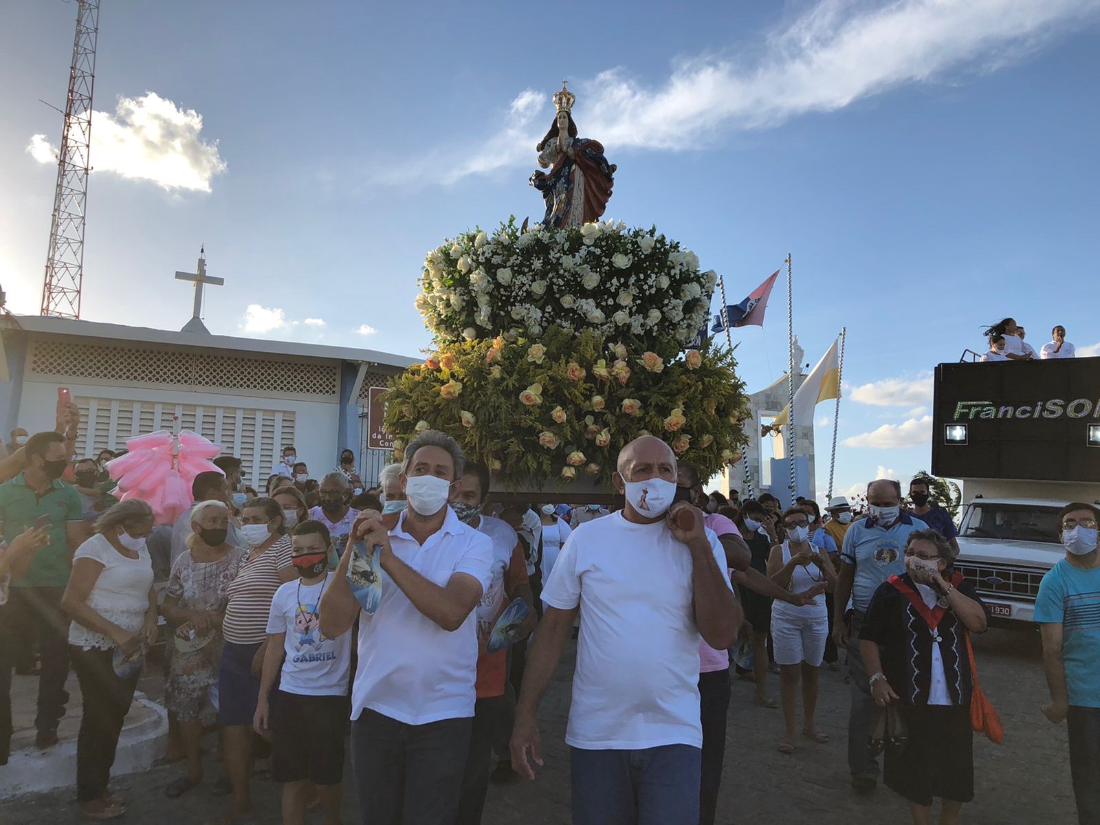 Read more about the article Festa da Imaculada é encerrada com procissão e Padre Janilson se despede dos seus paroquianos