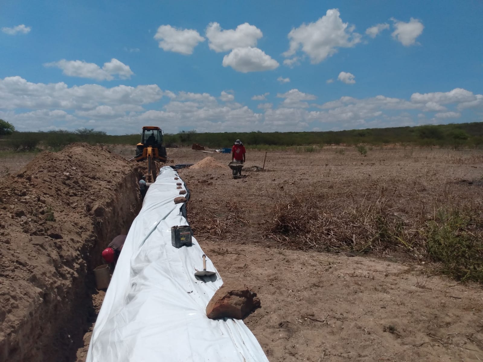 Read more about the article BARRAGENS SUBMERSAS ESTÃO SENDO CONTRUÍDAS NA ZONA RURAL DE CURRAIS NOVOS