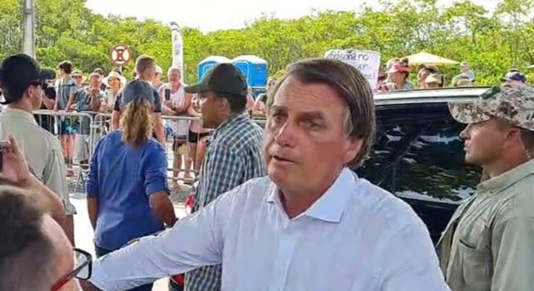 Read more about the article Bolsonaro diz que não vacinará a filha de 11 anos contra Covid-19: “Espero que o Judiciário não interfira”