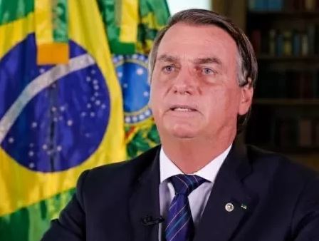 Read more about the article Bolsonaro diz que já tem nome de vice da chapa mas só vai anunciar “na hora certa”