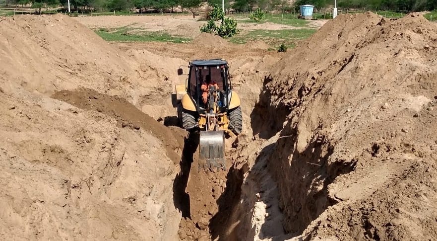 Read more about the article MAIS UMA BARRAGEM SUBTERRÂNEA ESTÁ SENDO CONSTRUÍDA PELA PREFEITURA NA ZONA RURAL DE CURRAIS NOVOS