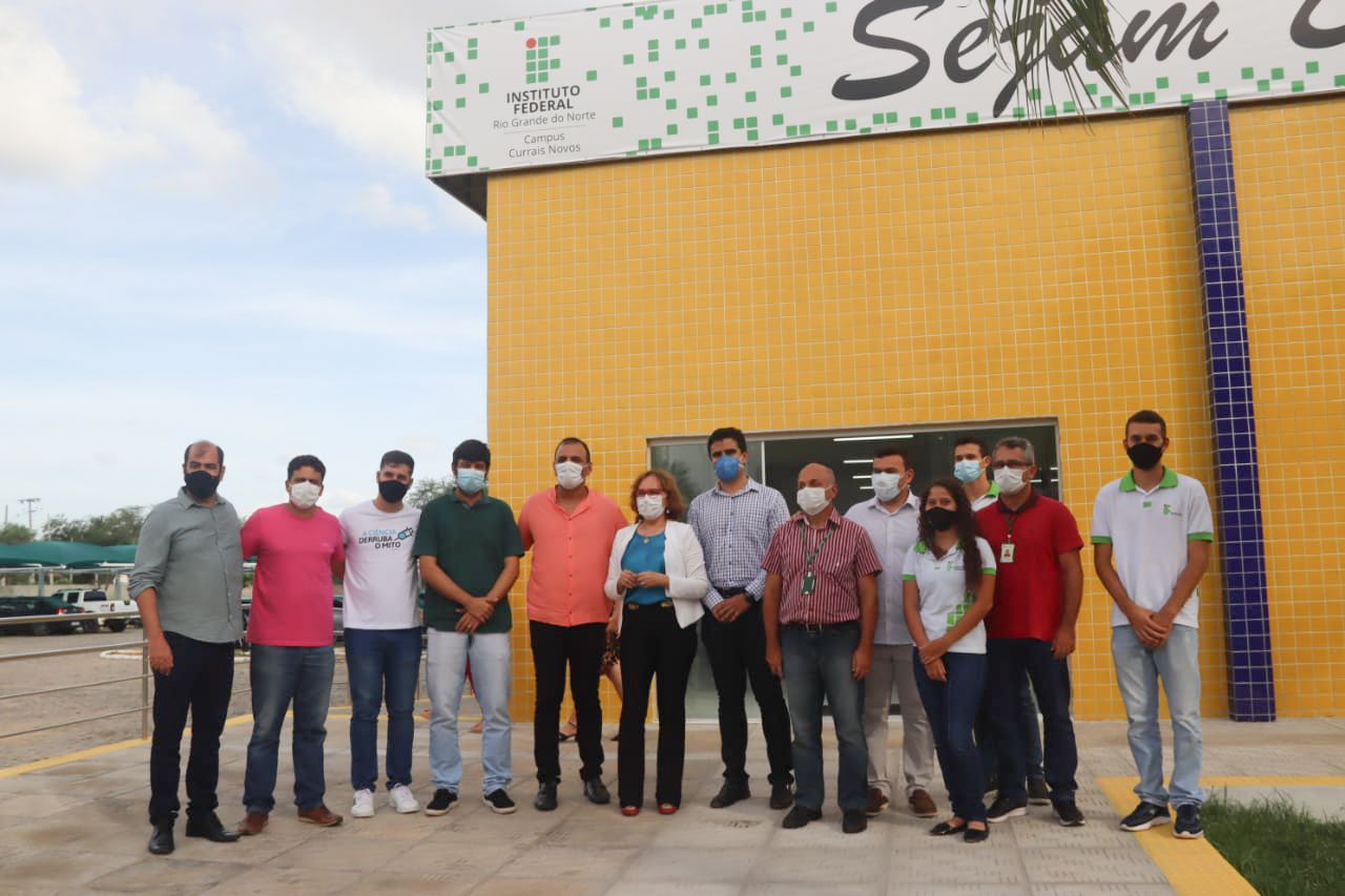 Read more about the article Zenaide participa de inaugurações de laboratórios e refeitório do IFRN de Currais Novos, frutos de emenda da parlamentar