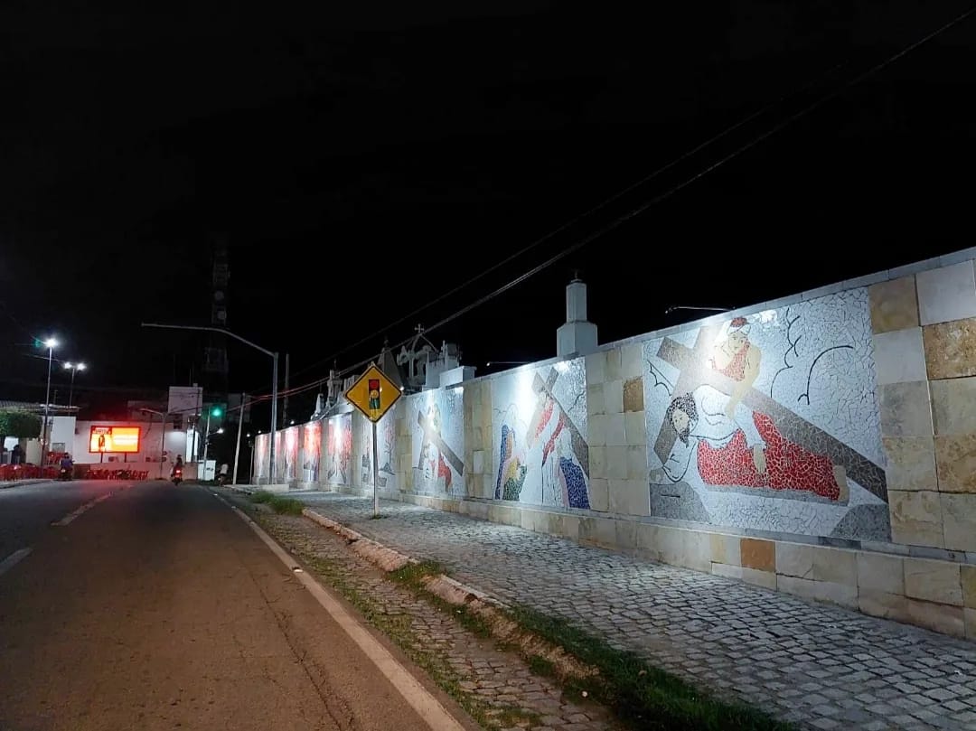 Read more about the article PREFEITURA DE CURRAIS NOVOS CONTINUA REALIZANDO MELHORIAS NA ILUMINAÇÃO EM ESPAÇOS PÚBLICOS