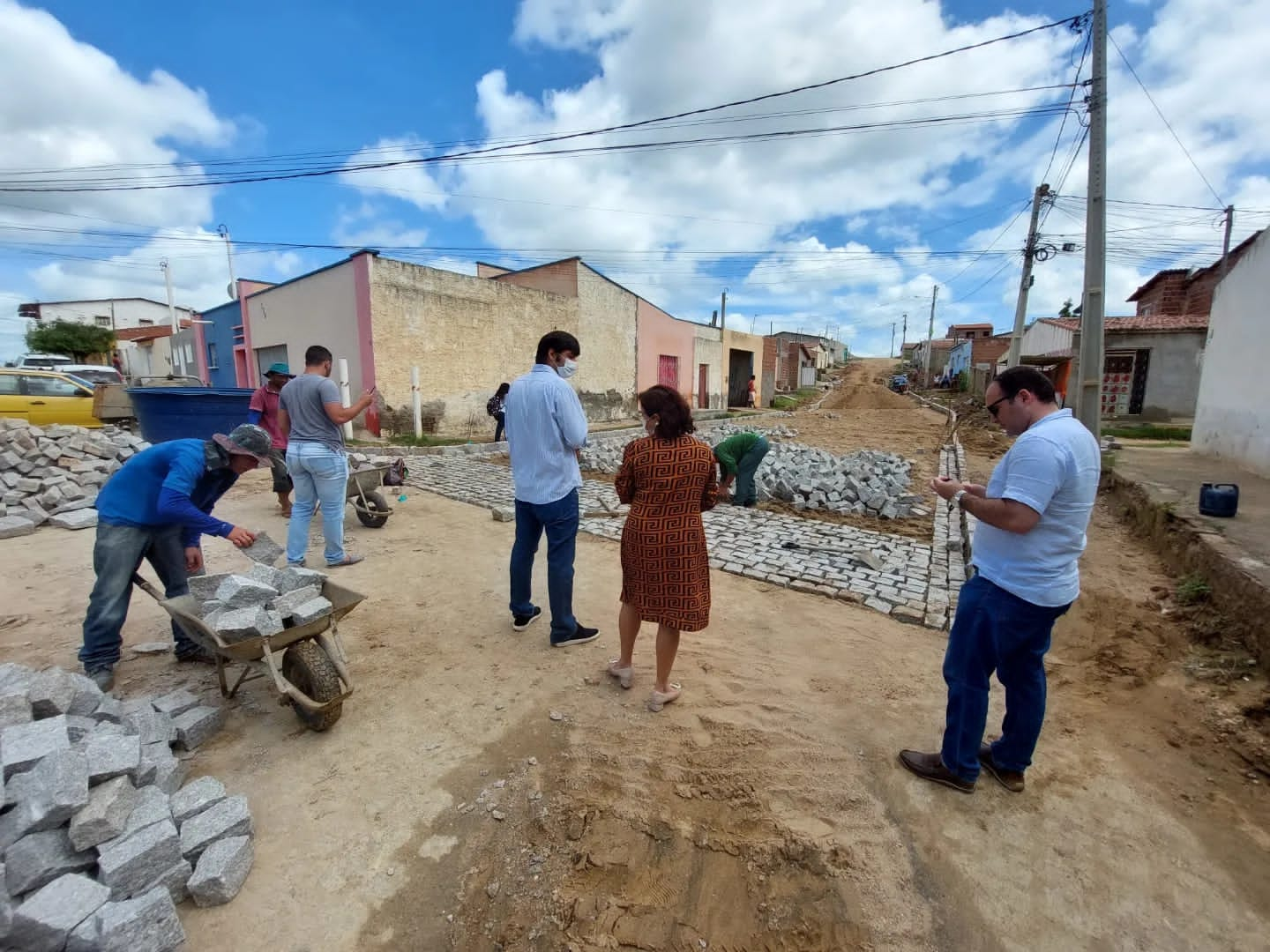 Read more about the article PREFEITURA DE CURRAIS NOVOS INICIA PAVIMENTAÇÃO DO SEGUNDO TRECHO DA RUA RIACHO SALGADO NO BAIRRO JOSÉ DANTAS