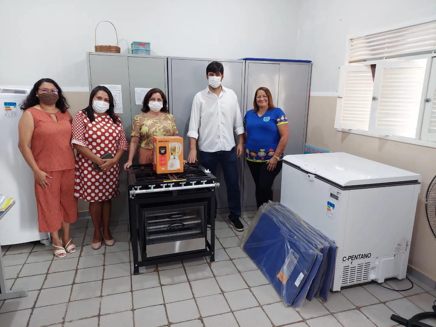 Read more about the article ESCOLAS E CRECHES DE CURRAIS NOVOS SÃO EQUIPADAS COM NOVOS FREEZERS, GELADEIRAS E FOGÕES