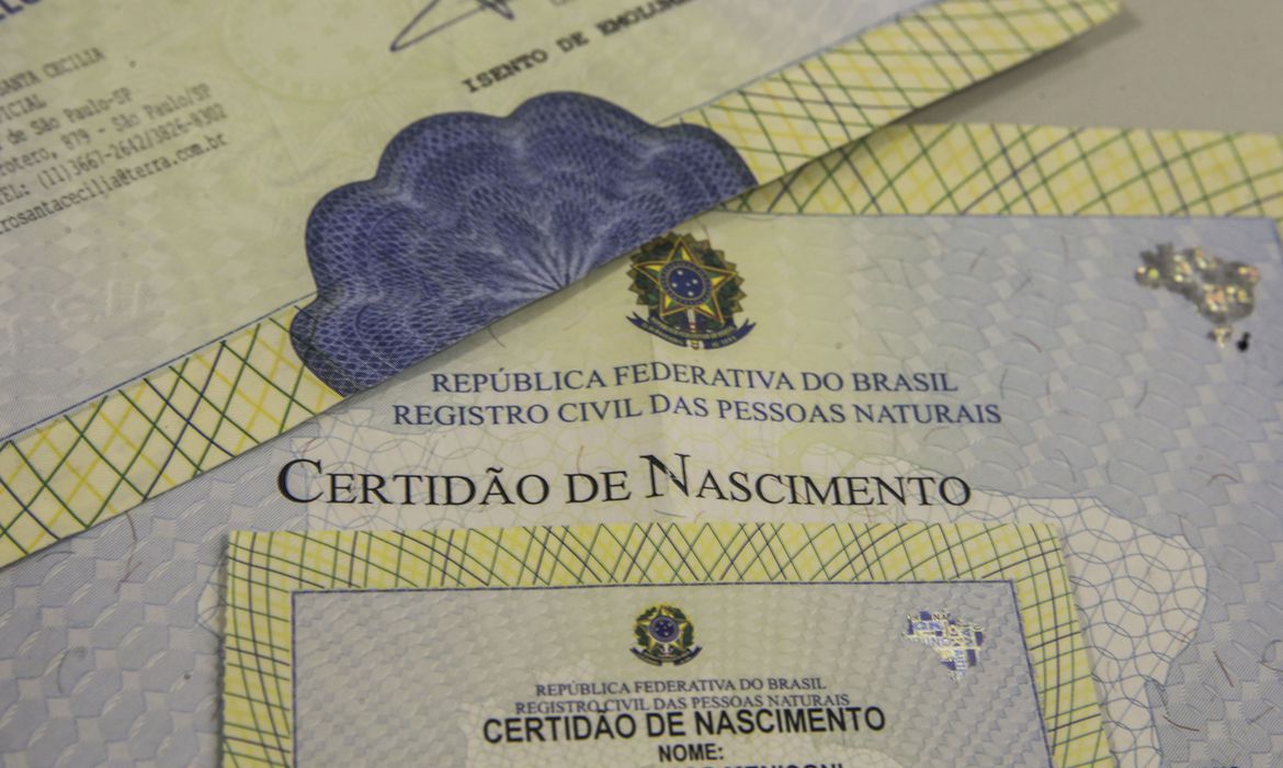 Read more about the article Cresce número de crianças brasileiras registradas sem o nome do pai