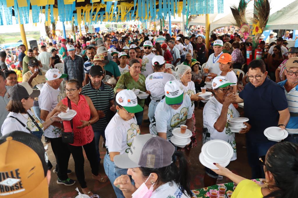 Read more about the article 62ª FESTA DA COLHEITA CHEGA AO TÉRMINO EM CRUZETA COM DESFILE DO AGRICULTOR, SORTEIOS DE ANIMAIS E RESULTADO DOS GANHADORES DO 1º TORNEIO LEITEIRO