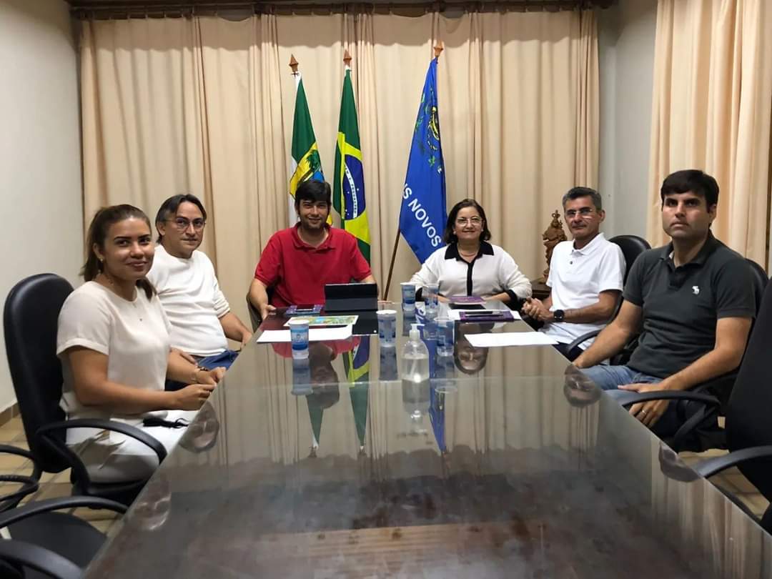 Read more about the article Ao lado do prefeito Odon Jr, deputado Francisco do PT discute com ONG projeto de convivência com semiárido em Currais Novos