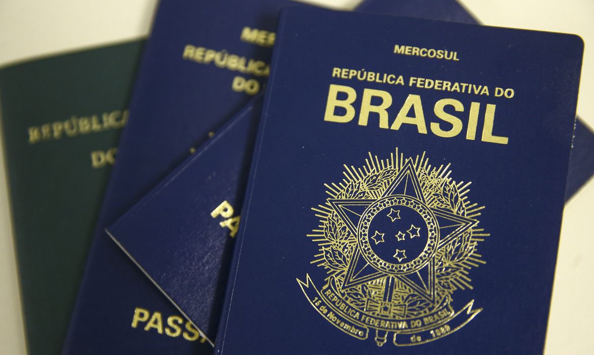 Read more about the article PF vai suspender emissão de novos passaportes por falta de verba