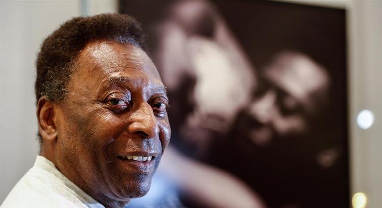 Read more about the article Pelé completa um mês internado; família continua reunida em hospital