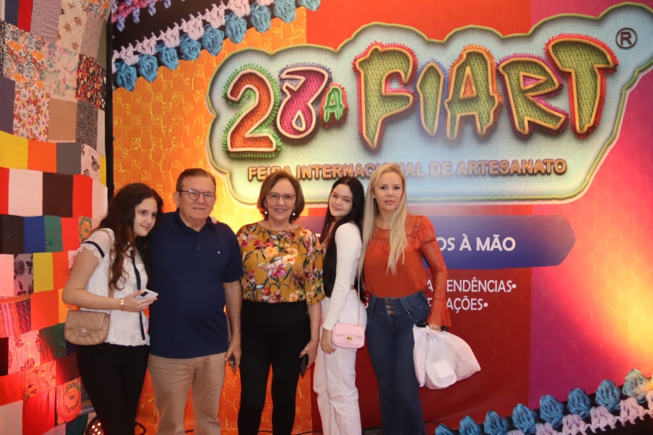 Read more about the article Senadora Zenaide Maia visita FIART e se diz encantada com a variedade e número de artesãos