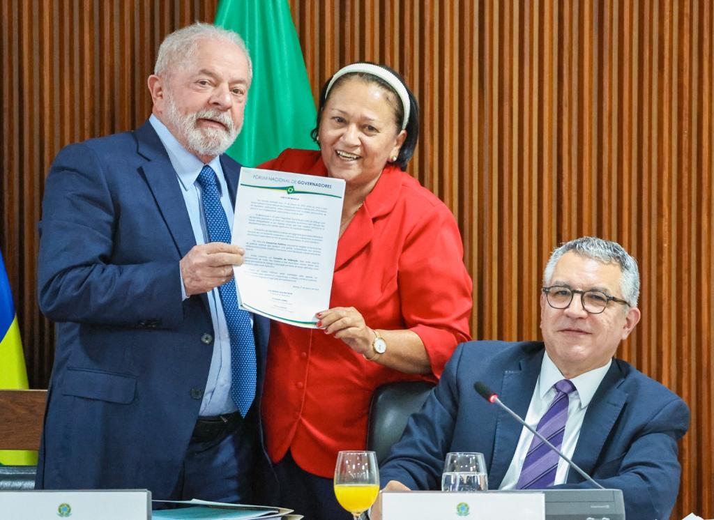 Read more about the article Fátima solicita construção de hospital de traumas ao presidente Lula