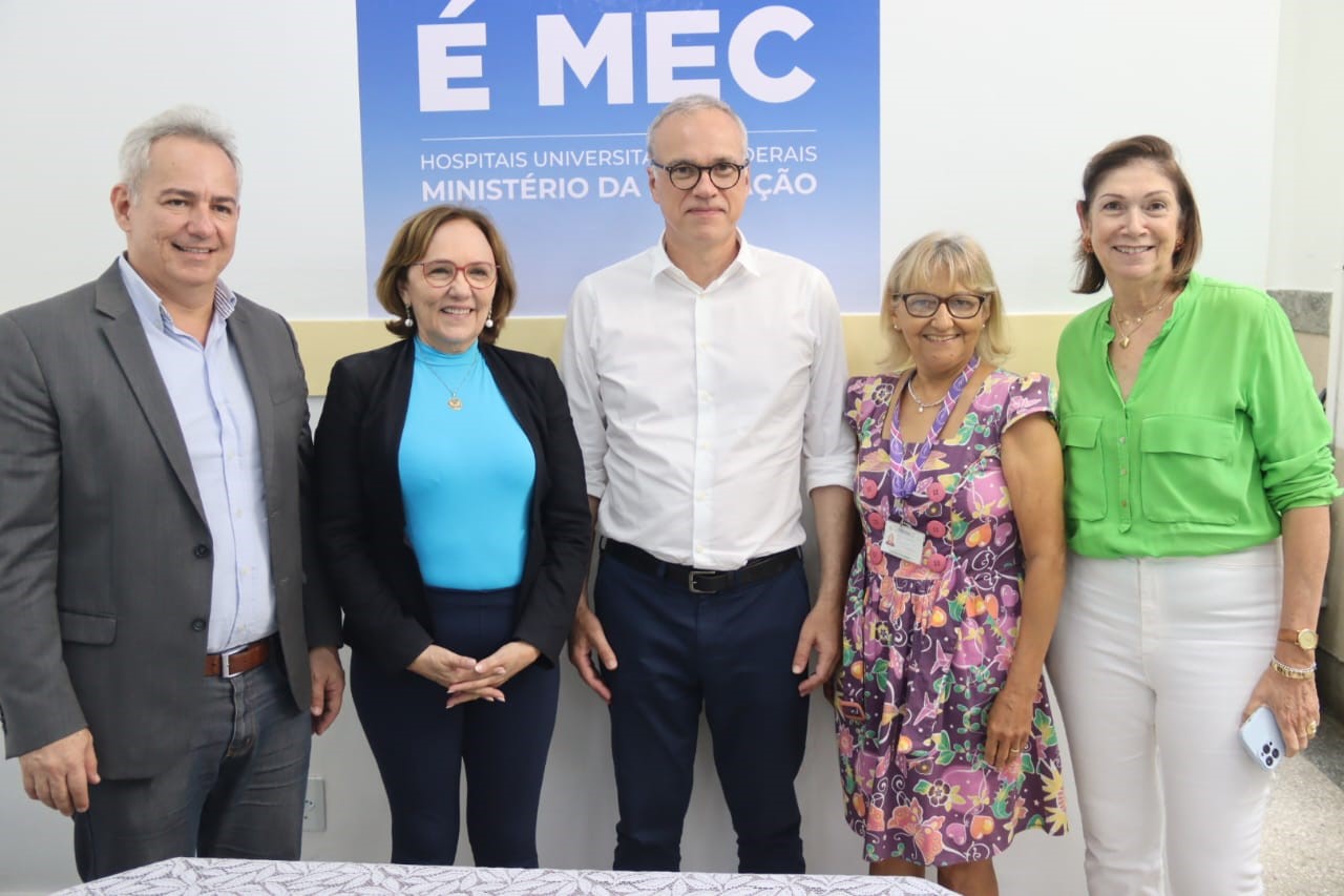 Read more about the article Senadora Zenaide visita instituições da UFRN e garante emendas parlamentares para Saúde e Educação