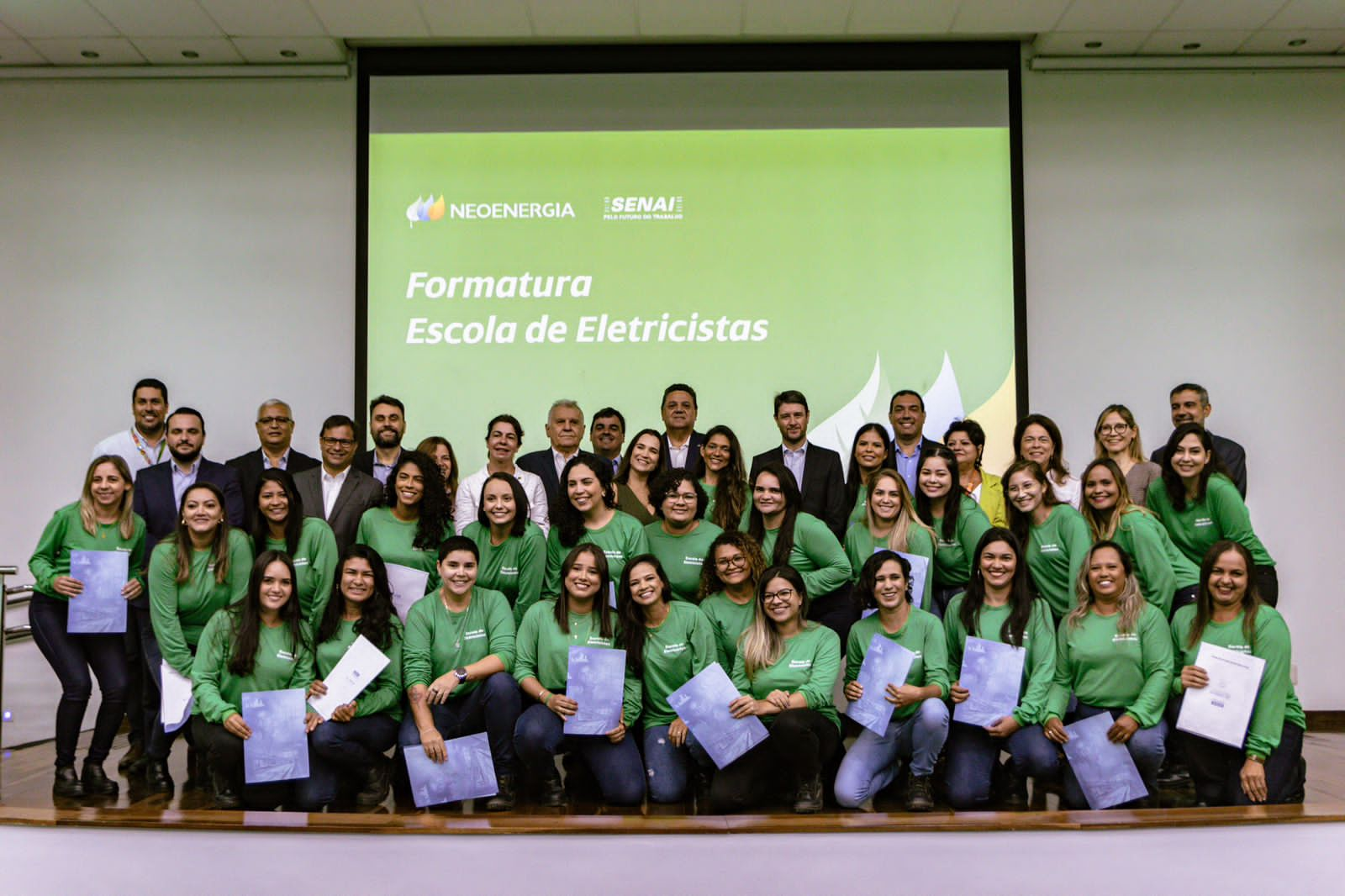 Read more about the article NEOENERGIA COSERN E SENAI-RN FORMAM TURMA DE 27 ELETRICISTAS EXCLUSIVAMENTE FEMININA