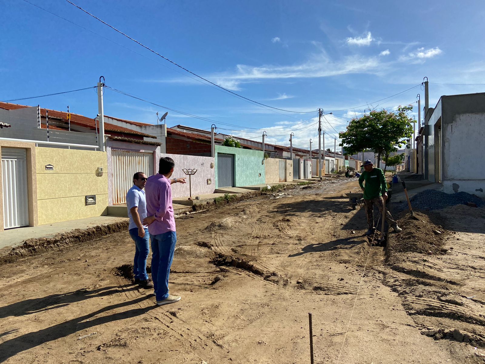 Read more about the article Prefeitura inicia pavimentação da Rua Lucília Martins no bairro JK