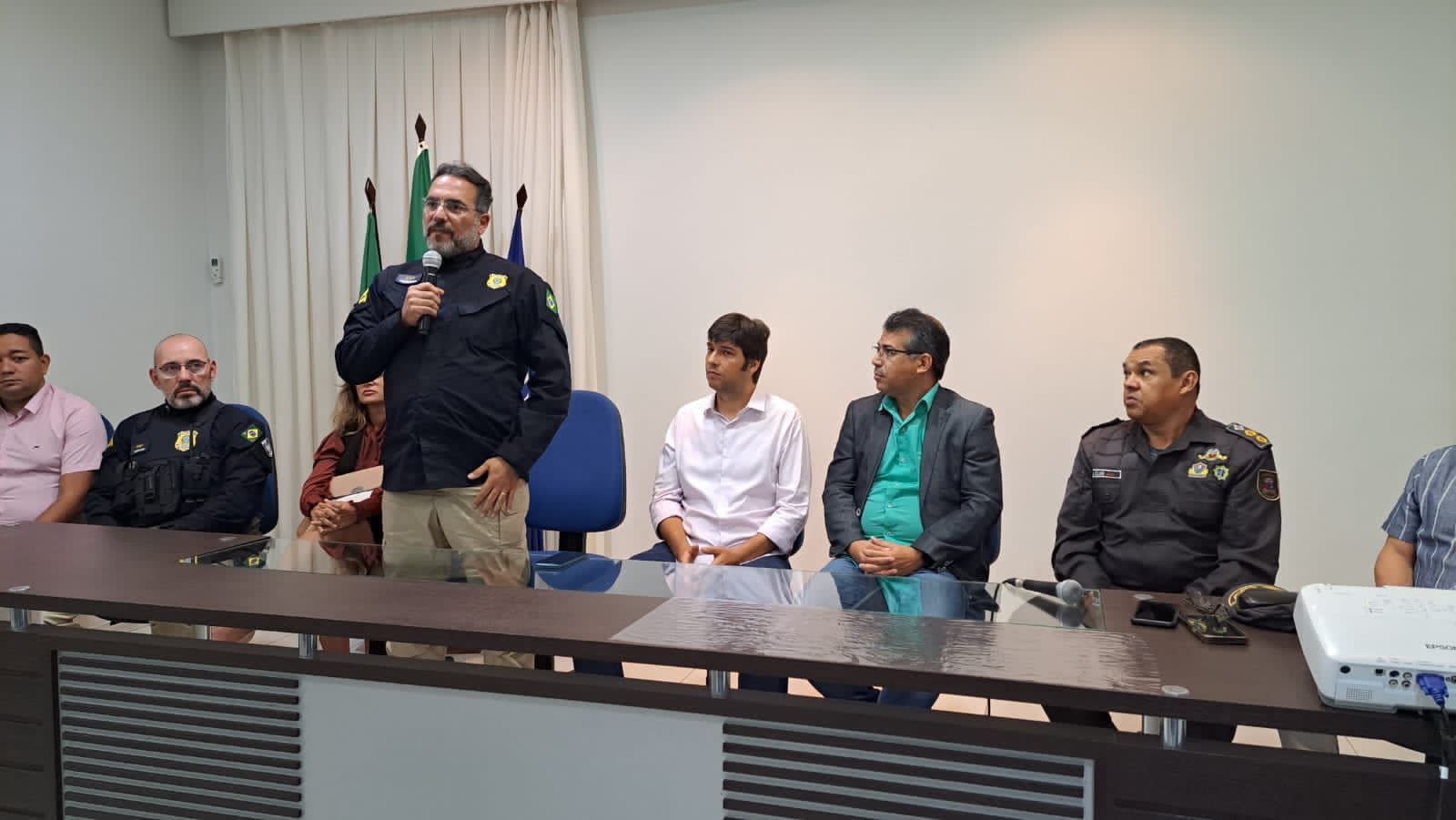 Read more about the article Currais Novos recebe Diretor Geral da PRF e policiais que reforçarão segurança no Seridó