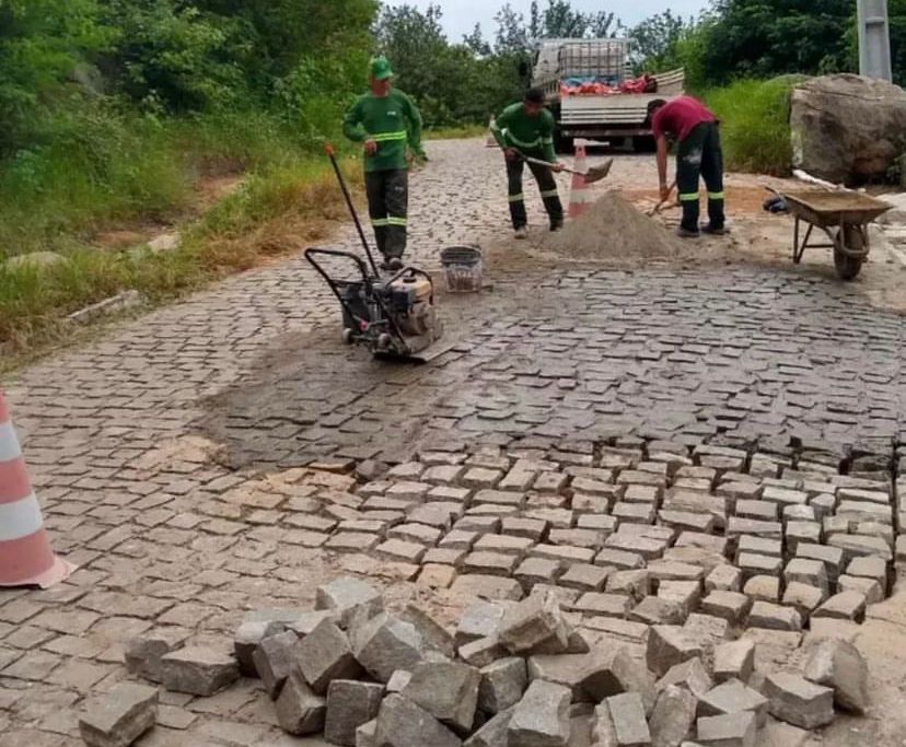 Read more about the article Vereador Edmilson Sousa viabiliza revitalização do calçamento de acesso ao Pico do Totoró