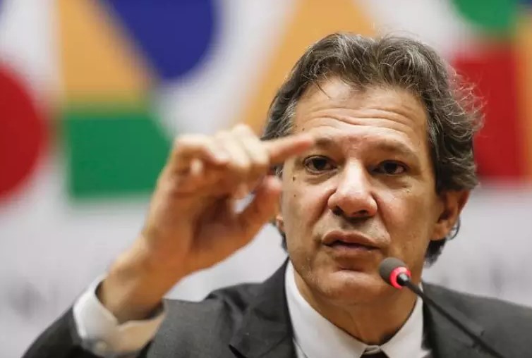 Read more about the article Haddad diz que servidores não receberão aumento em 2024: “Orçamento está fechado”