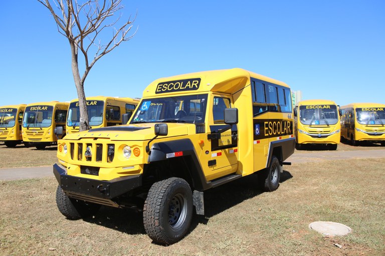 Read more about the article Governo federal apresenta novos modelos de ônibus escolares