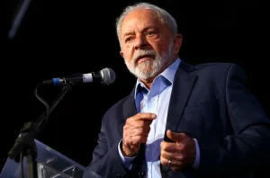 Read more about the article Lula diz que alistamento feminino dará diversidade às Forças Armadas